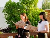 Irodalmi séta a Zsolnay Negyedben