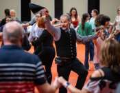 Zsolnay táncházak - Misija táncház az E78-ban