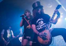 120 perces Guns N’ Roses tribute koncerttel robban Pécsen az Európa-szerte koncertező Hollywood Rose