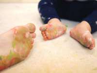 Baby Picasso - baba festőparti a Flying Coloursban - Karácsonyi Kiadás! Baby Picasso - baba festőparti a Flying Coloursban - Karácsonyi Kiadás!