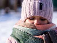 Téli bőrápolás gyerekeknek – hogyan óvjuk meg a kicsik bőrét a hideg hónapokban? Téli bőrápolás gyerekeknek – hogyan óvjuk meg a kicsik bőrét a hideg hónapokban?