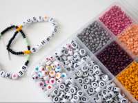 Gyöngy méretek és furatátmérők: hogyan válogasd össze a megfelelő gyöngyöt és  fűzőanyagot?