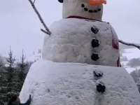 Rekordok hóból avagy a világ legnagyobb hóemberei Rekordok hóból avagy a világ legnagyobb hóemberei